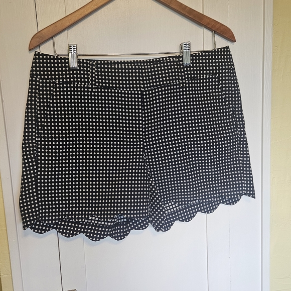 Ann Taylor Pants - Ann Taylor Polka Dot Shorts 6 Black Pockets Scalloped Hem Belt Loops Zipper